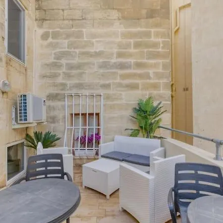 Apartment Lovely 1br Traditional In Bormla By 360 Estates Cospicua