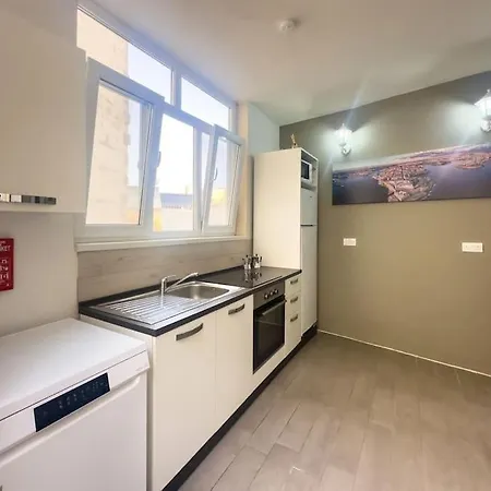 Lovely 1br Traditional In Bormla By 360 Estates