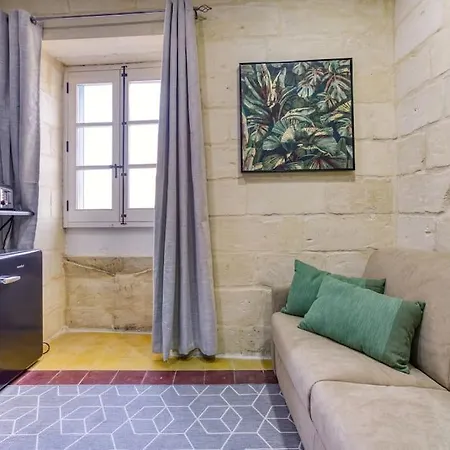 Lovely 1br Traditional In Bormla By 360 Estates