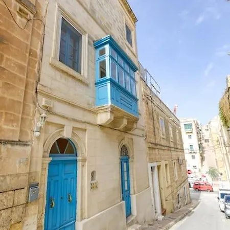 Apartment Lovely 1br Traditional In Bormla By 360 Estates