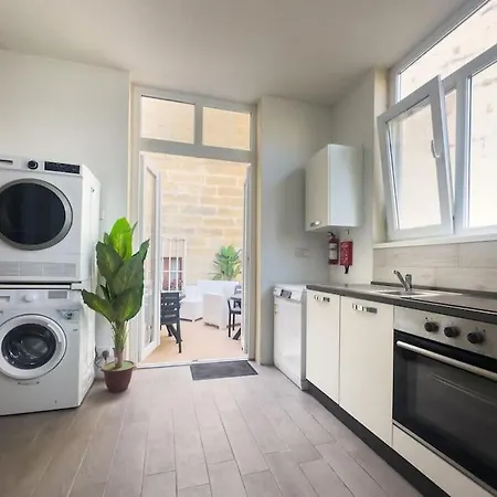 Lovely 1br Traditional In Bormla By 360 Estates