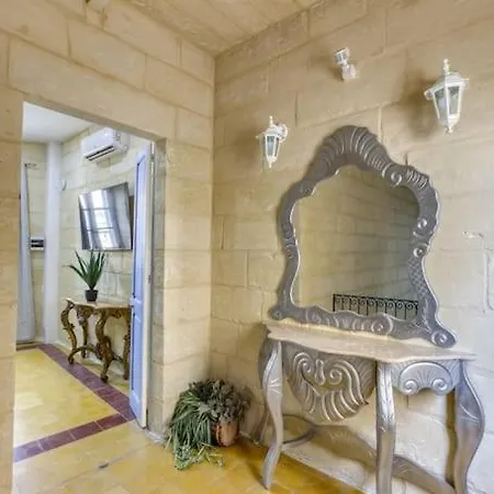 Lovely 1br Traditional In Bormla By 360 Estates Apartment