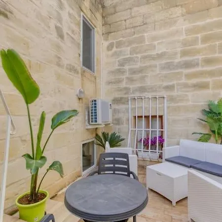 Lovely 1br Traditional In Bormla By 360 Estates Apartment *