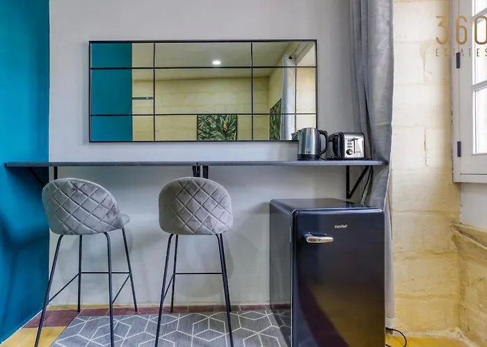 Lovely 1br Traditional In Bormla By 360 Estates 아파트