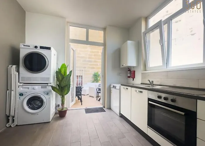 Lovely 1br Traditional In Bormla By 360 Estates