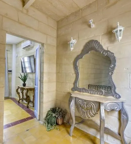 Lovely 1br Traditional In Bormla By 360 Estates 아파트